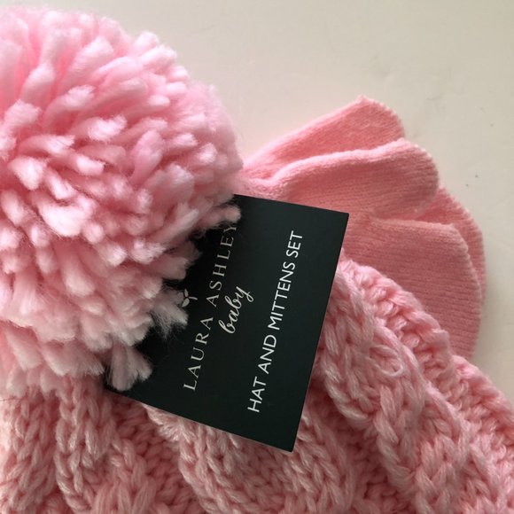 LAURA ASHLEY Kids Hat & Mitten Set Size 6-12 Months NWT - Picture 2 of 4